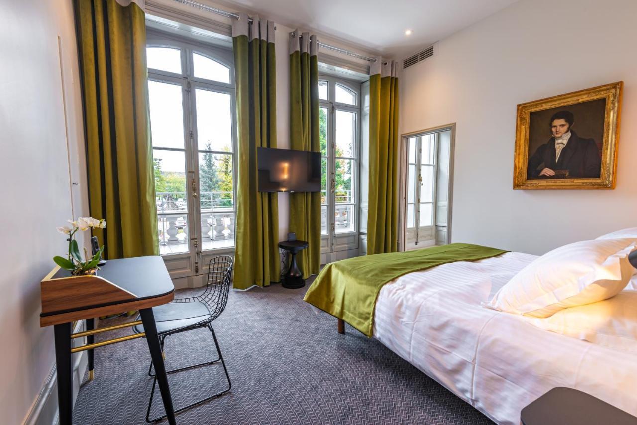 Hotel Mille Pas Voiron Bagian luar foto