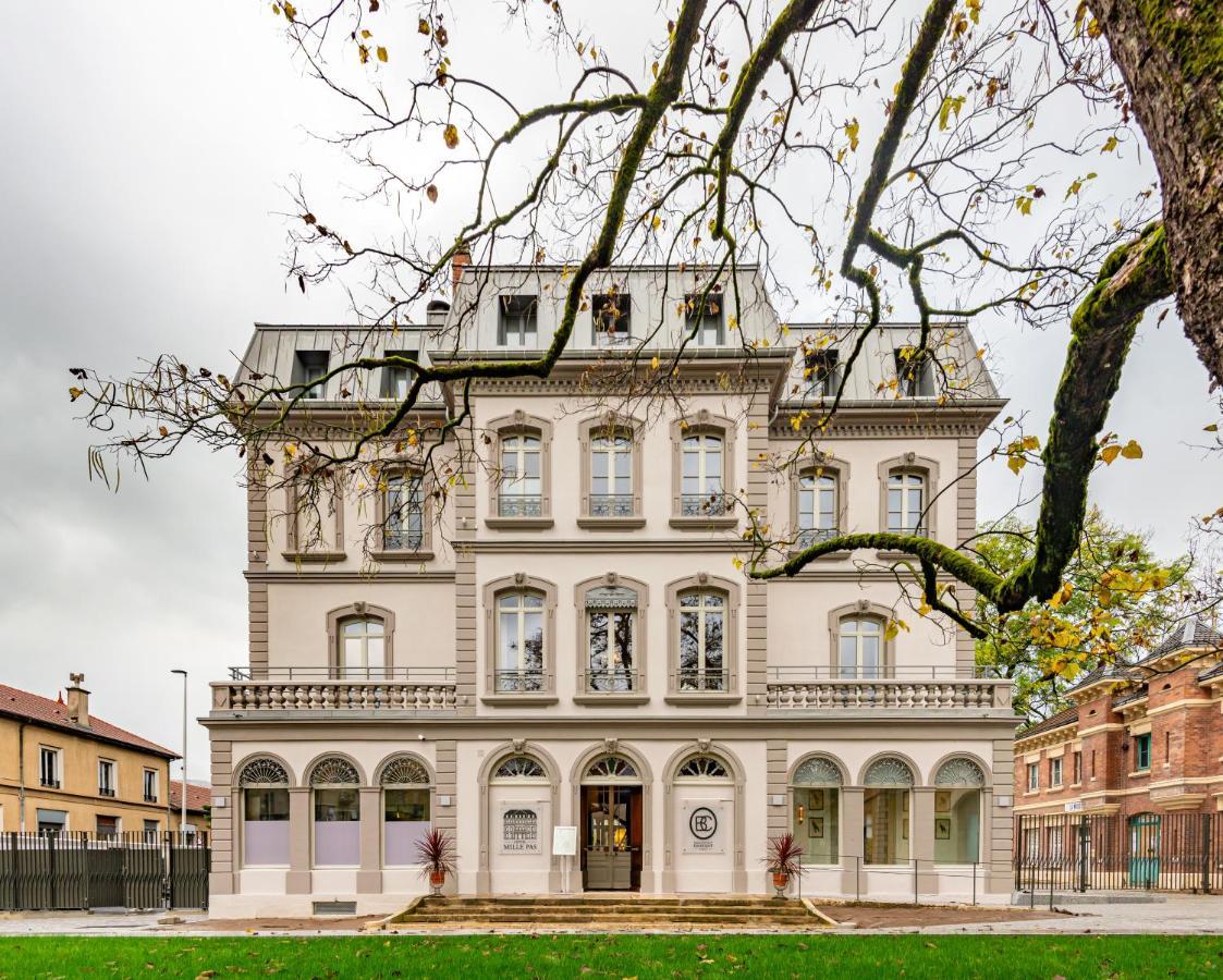 Hotel Mille Pas Voiron Bagian luar foto
