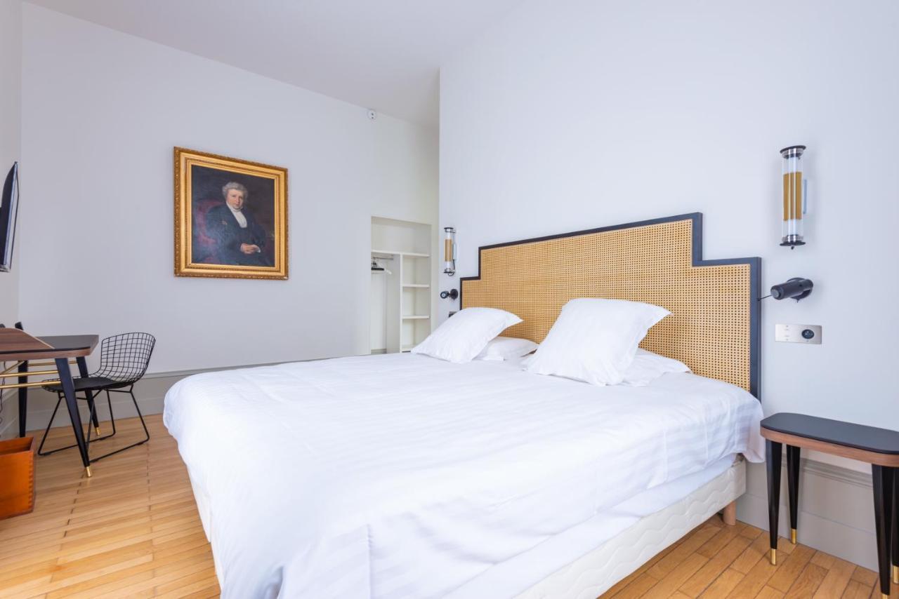 Hotel Mille Pas Voiron Bagian luar foto