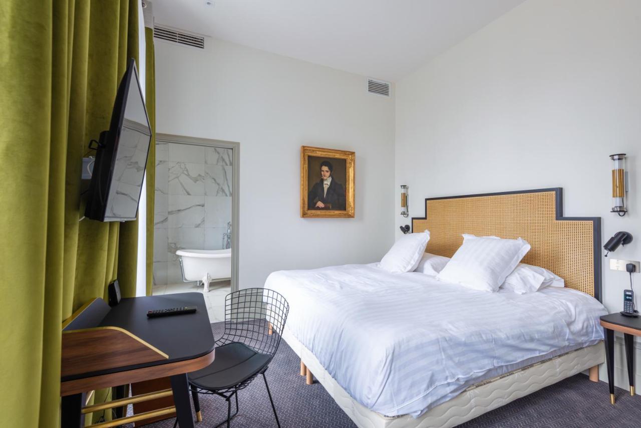 Hotel Mille Pas Voiron Bagian luar foto